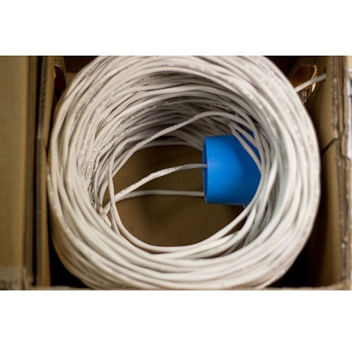 Wirepath NST-CAT6-1000-BLU Cat6 Bulk Cable 1000ft Blue Coiled white cable with a blue connector inside a cardboard box